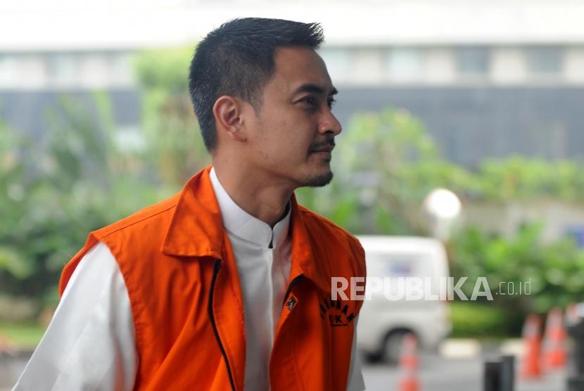 Zumi Zola Divonis 6 Tahun Penjara dan Denda Rp500 Juta